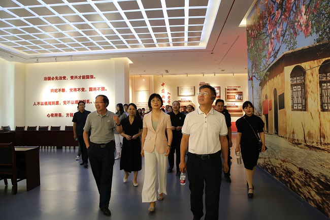 赴党校警示教育基地参观学习 (2)-1.jpg