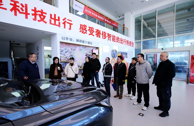 民建张家口市宣化区委综合三支部调研会员企业 (2)-1.jpg