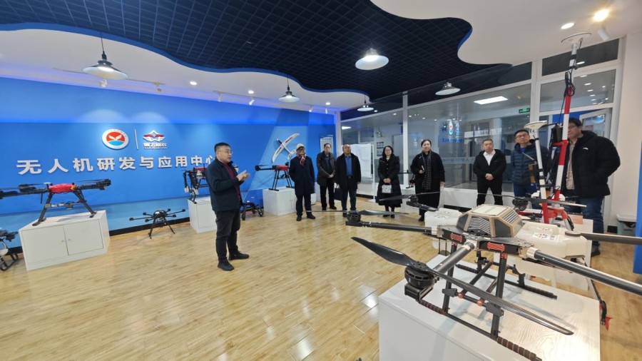 20260123民建保定市委赴会员企业河北智飞农业科技有限公司开展调研.jpg
