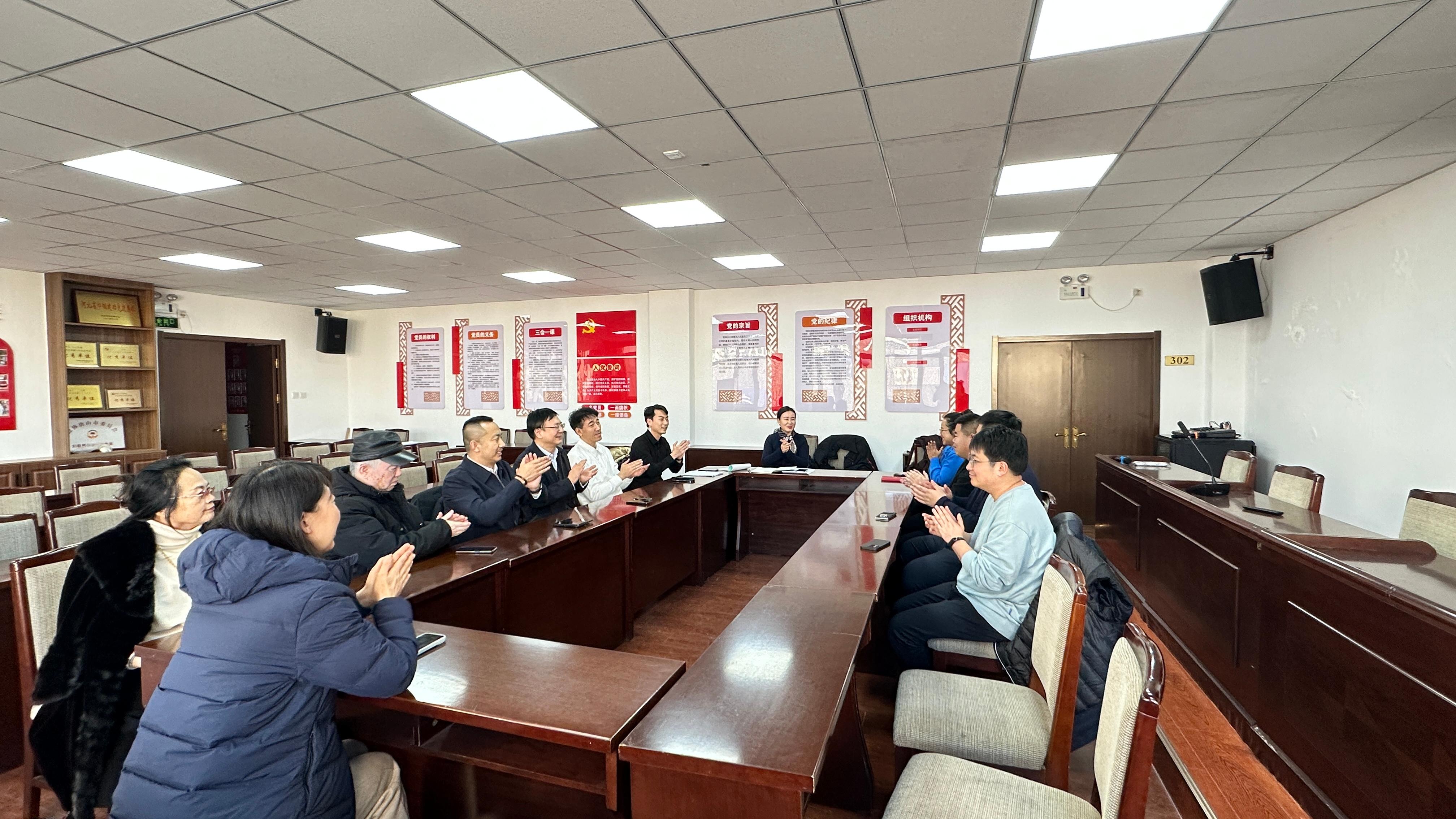 市直机关支部召开新会员见面会暨午马年书春会 (1).jpg