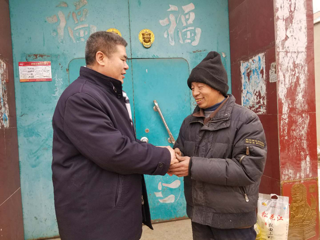 赴内丘十方村开展精准扶贫活动3-1.jpg