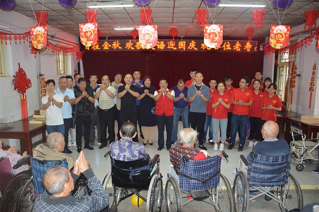 民建保定市三丰支部慰问金秋老年公寓并开展“灯塔行动” -1.jpg