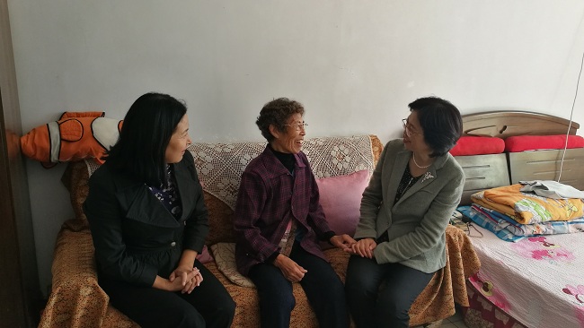 民建秦皇岛市委开展重阳节慰问老会员活动4-1.jpg