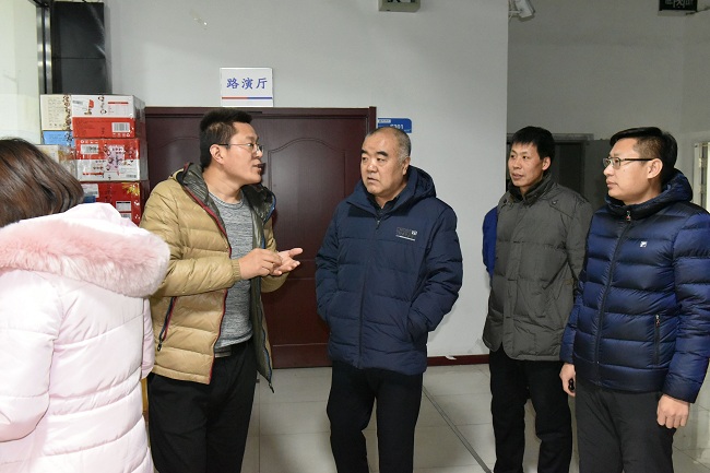 民建东风支部召开电商行业发展座谈会-1.jpg