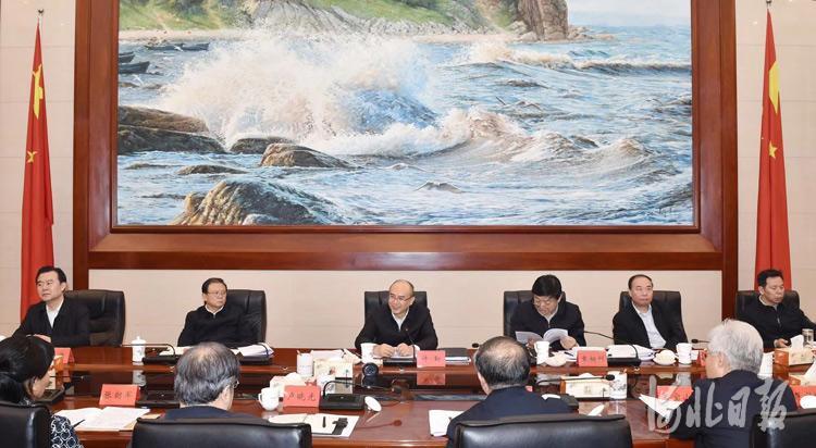 范社岭参加省政府工作报告会.jpg