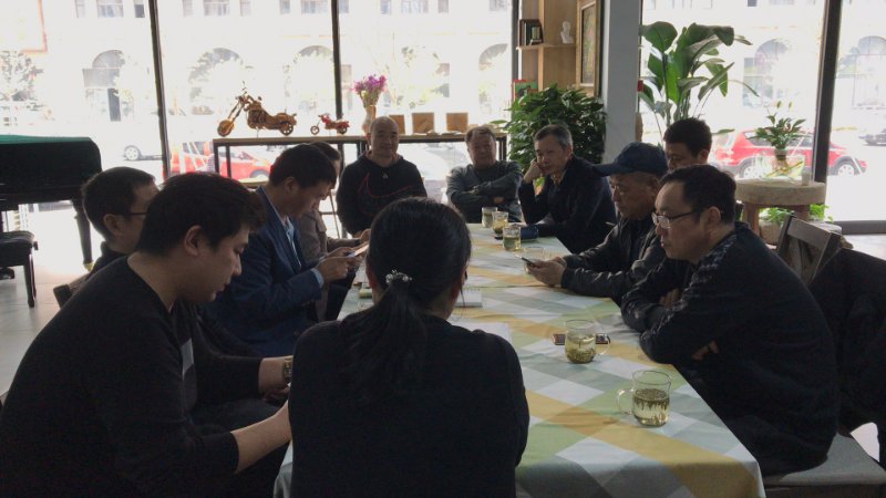 商贸支部召开支部会议.jpg