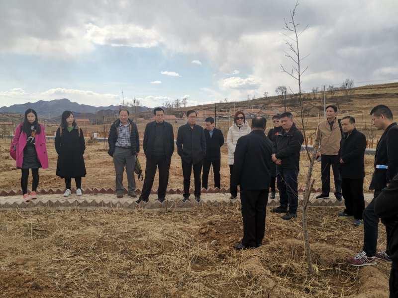 民建中央社会服务部带领东部十省市赴丰宁开展扶贫调研4.jpg
