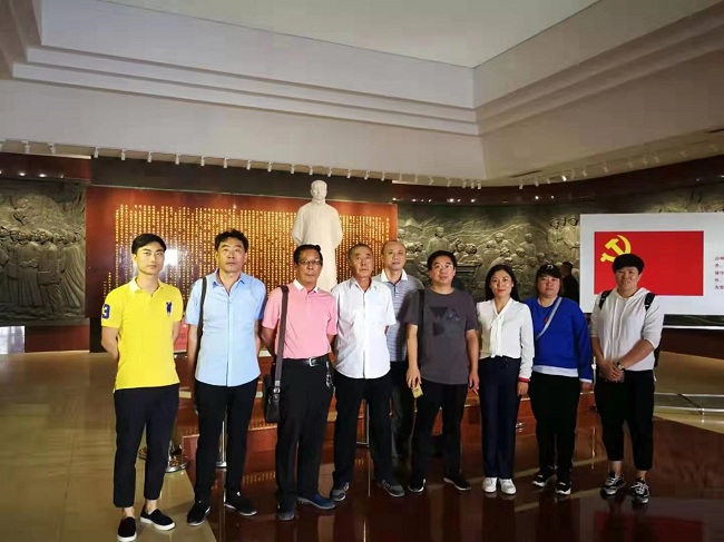民建唐山市古冶区工委组织会员开展爱国主义教育-1.jpg