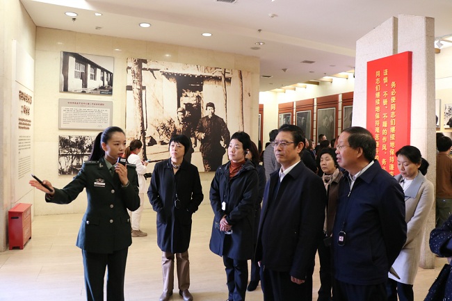 民建石家庄市委理论学习中心组到西柏坡实地学习-1.jpg