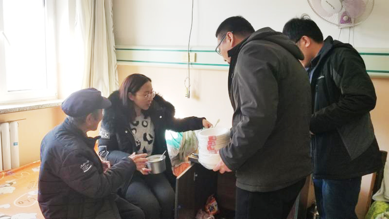 民建秦皇岛市开发区支部慰问抗战老兵.jpg