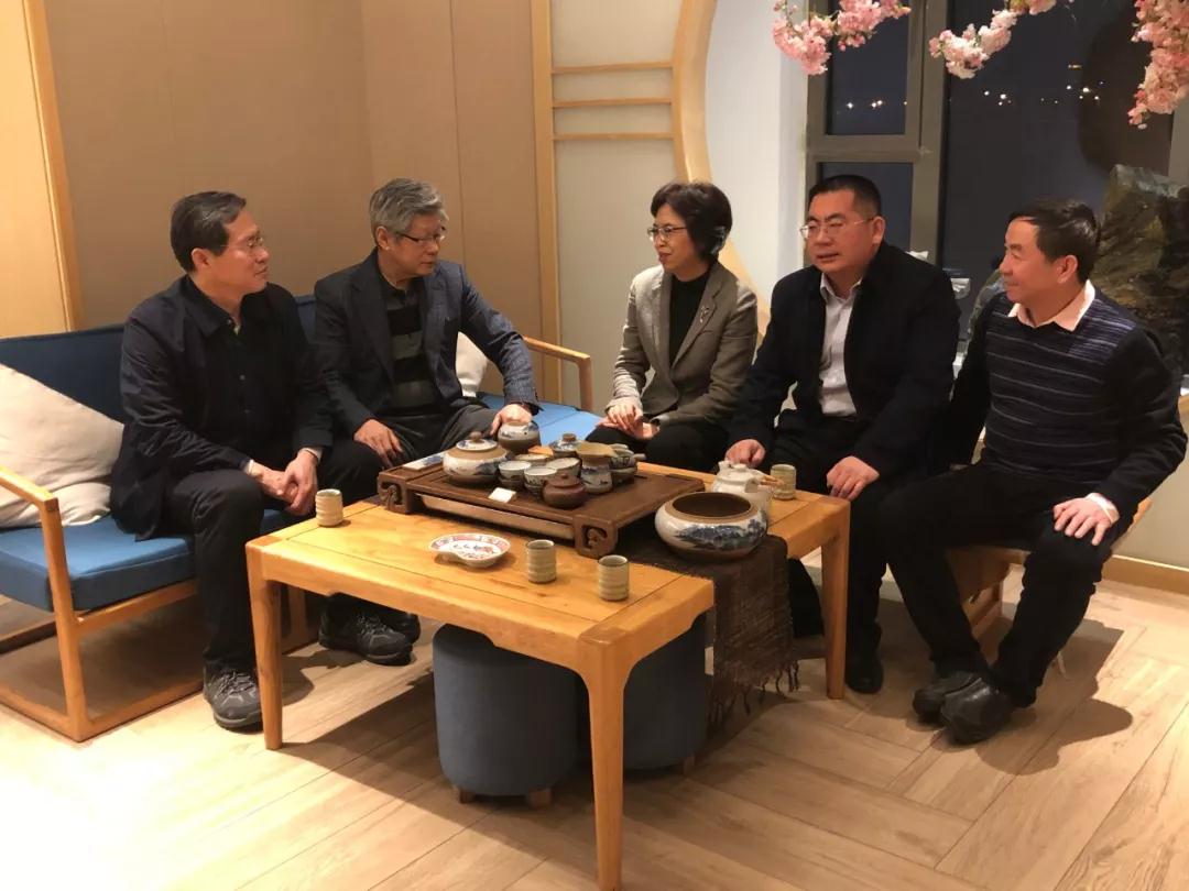 看望慰问省政协原副主席、民建省委原主委武四海.jpg 看望慰问省政协原副主席、民建省委原主委武四海.jpg