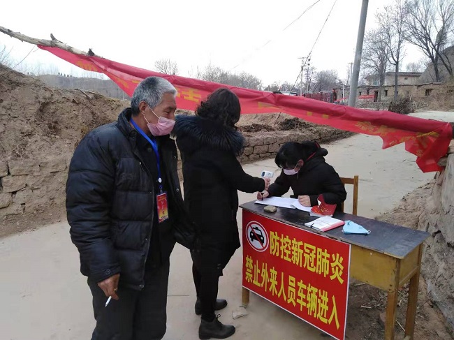 守护人民群众的民建好会员胡玉芹2.jpg