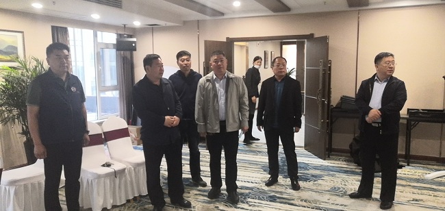 李海平就常态化疫情防控和复工复业赴会员企业兰欧酒店考察调研-现场1-1.jpg