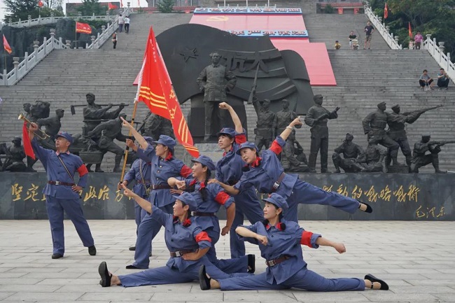 民建爱心艺术团八一慰问演出图片 (1)-1.jpg