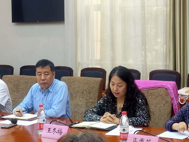 市政协常委、民建会员王冬梅参加政协议并提出建议2-1.jpg