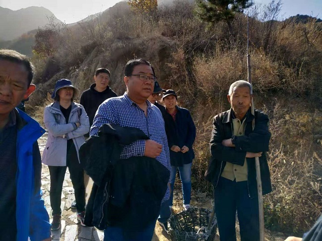 民建邢台市委组织会员深入农村考察调研2-1.jpg