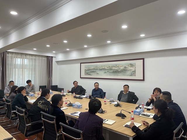 唐山民建会员参加唐山市政协促进钢铁服务业发展调研座谈会-1.jpg