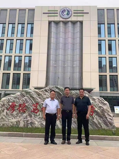 爱心捐赠消毒液 助力学校防疫情1.jpg-1.jpg
