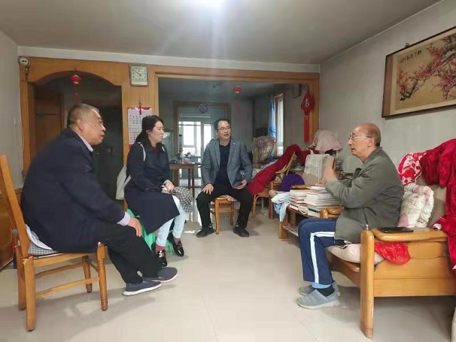民建秦皇岛市直科研支部重阳节慰问老会员.jpg-1.jpg