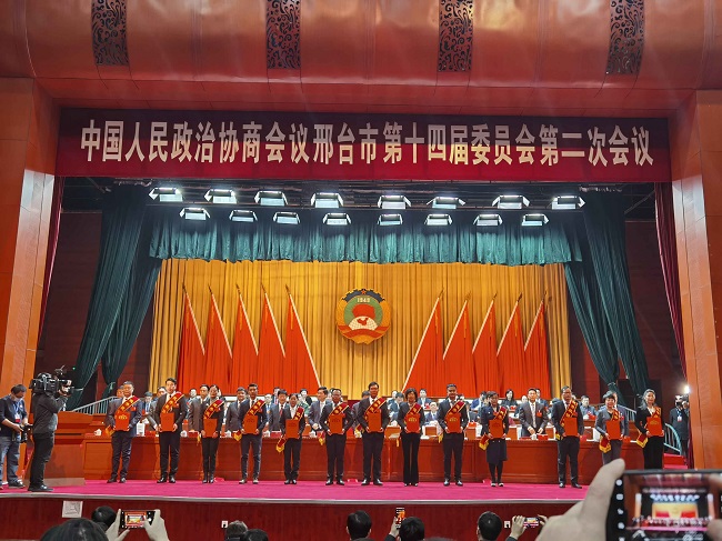 民建政协委员两会履职3-1.jpg