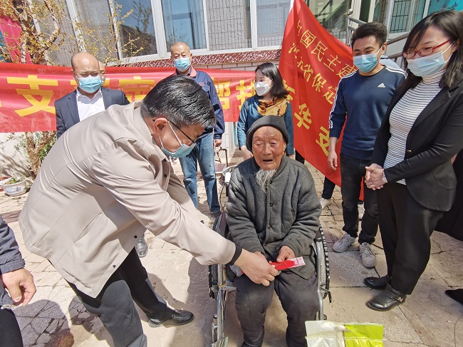 20220418助力乡村建设 实施定向帮扶——民建保定市委新华支部开展帮扶活动2-1.jpg