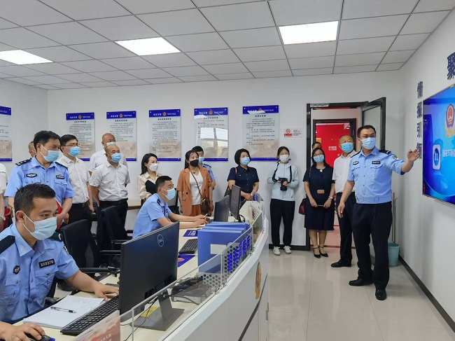 20220527民建保定市委新华支部慰问一线公安干警3 - 复件-1.jpg