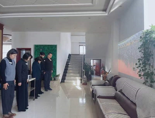 民建秦皇岛市北戴河总支组织观看追悼会-1.jpg