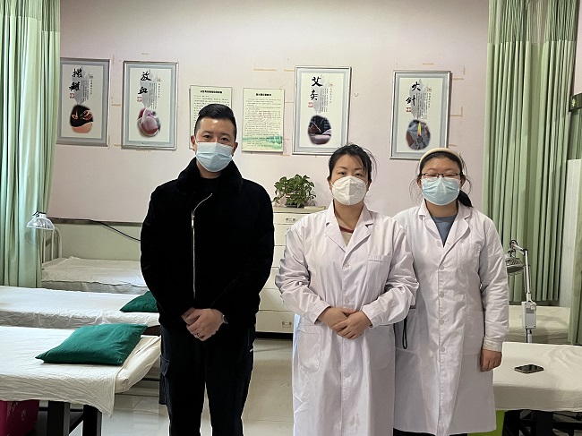 民建唐山市委路北区工委七支部“会员之家”发挥中医药优势，守护百姓健康.jpg