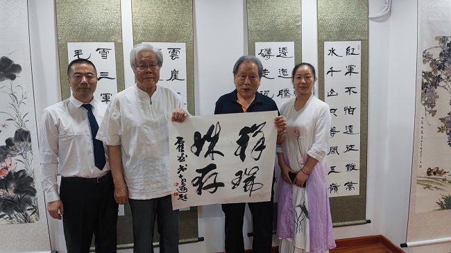 1丽月喜迎春风  新年翰墨飘香一一承德民建会员霍文祥赴三亚市举办书画艺术展1 (2).jpg