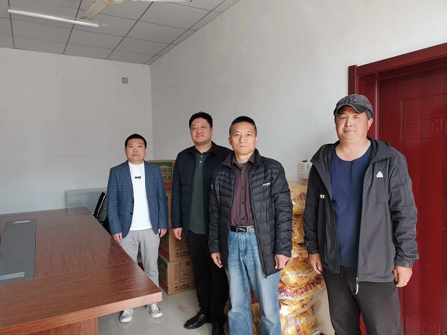 20230312民建保定市委竞秀支部联合市看护志愿者协会、顺平县新阶层联谊会到顺平县新华村开展慰问活动2-1.jpg