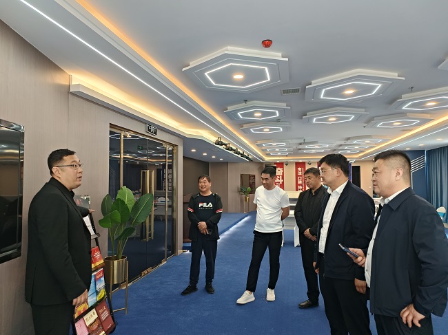 20230508民建保定市委中兴支部到三丰支部“会员之家”学习调研2.jpg