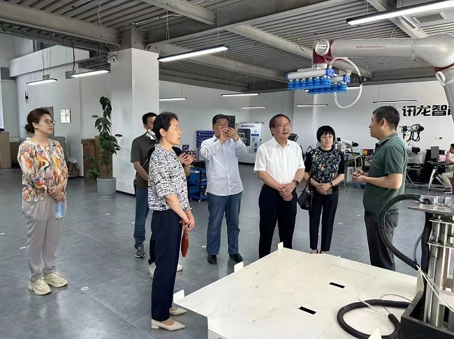 民建唐山市委组织部分重点课题主笔人开展调研活动2.jpg