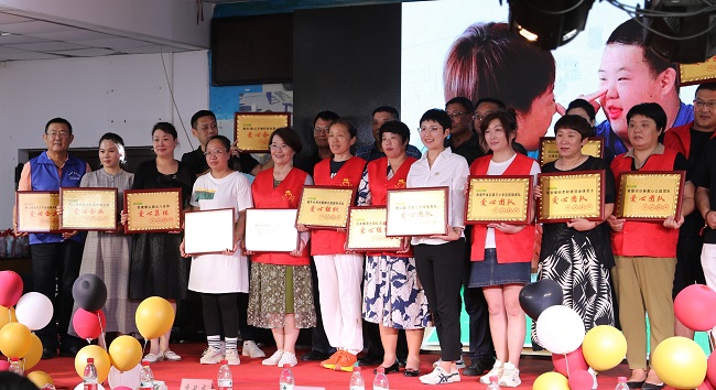 民建唐山市委路北区工委八支部走进宏远启智特殊教育学校1 (3)-1.jpg