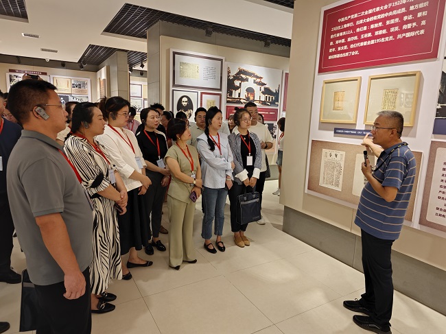 统一战线历史陈列馆现场教学-1.jpg