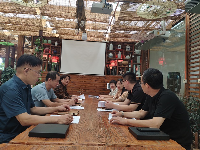 民建秦皇岛市委北戴河总支主办北戴河区党外人士主题教育活动.jpg