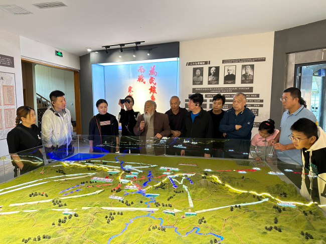 民建唐山市委路南区工委一、六支部赴迁西县喜峰口开展“凝心铸魂强根基、团结奋进新征程”主题教育1 (2).jpg