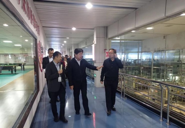 民建唐山市委组织老龄会员开展主题教育1.jpg