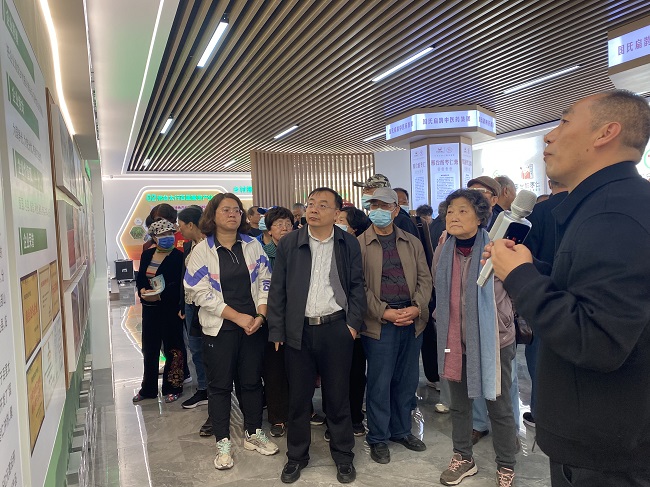 九九重阳节 共叙民建情——民建邢台市委开展重阳节活动1 (3)-1.jpg