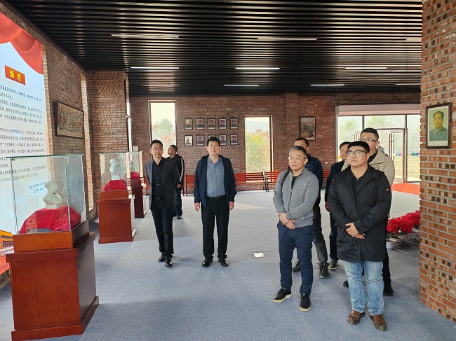 民建秦皇岛市委企业一支部开展主题教育学习实践活动-1.jpg