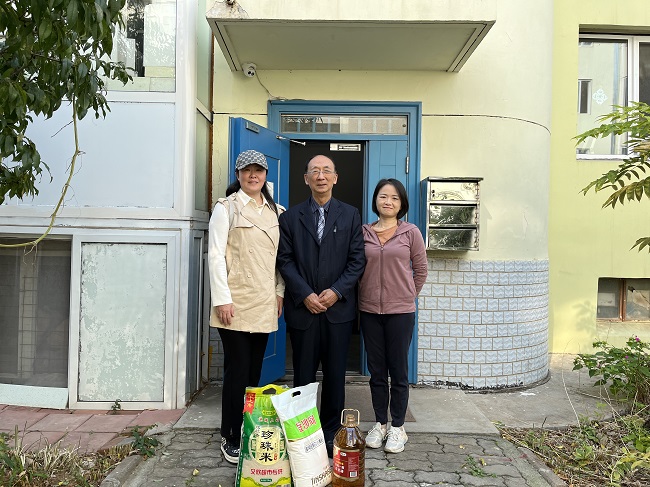 民建秦皇岛市委科研支部开展重阳节慰问走访-1.jpg