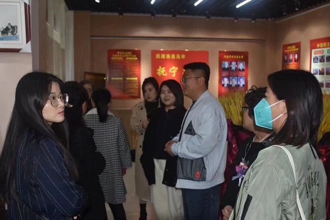民建秦皇岛市委抚宁区支部举办主题教育书画作品展-1.jpg