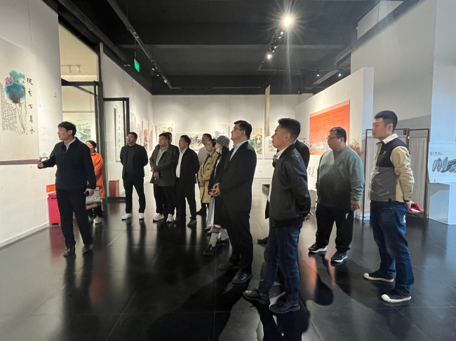 20231103民建保定市委青年工作委员会组织参观“上谷雅集·2023中国画名家精品展”2 (2).jpg