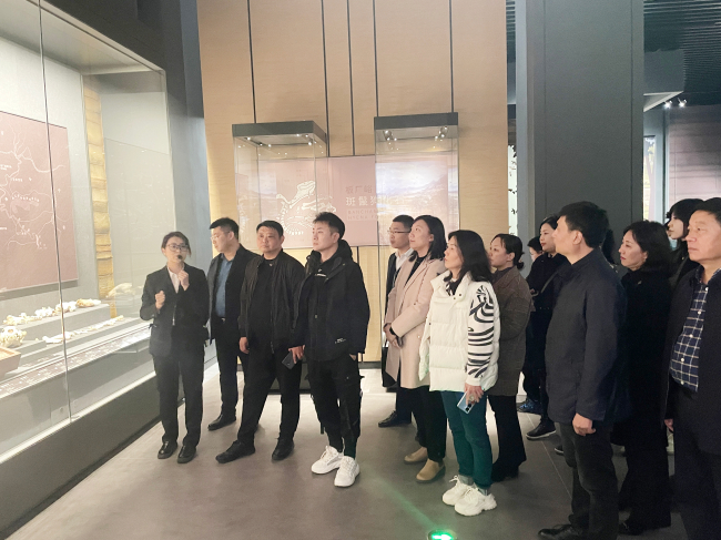 民建秦皇岛市委基层组织联合开展主题教育学习实践活动1 (2).jpg