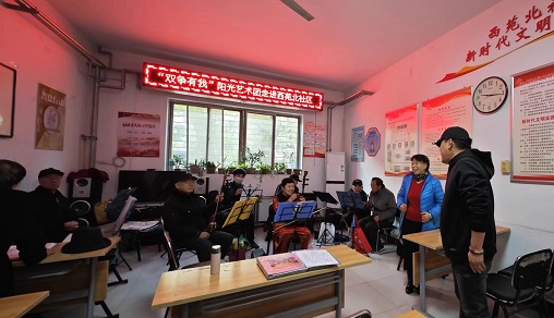 20231127双争有我 美好生活——民建保定市委阳光支部阳光艺术团走进西苑北社区开展艺术展演活动2-1.jpg