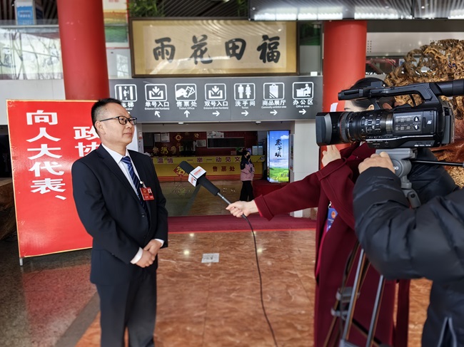 承德民建会员接受市级媒体采访 (1)-1.jpg