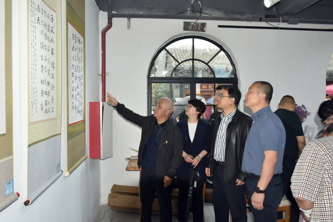 20240510民建保定市委文化宣传委员会、民建中央画院保定分院、裕华支部联合举办杜保衡国画书法诗词与装裱艺术集萃展1 (2) (2).jpg