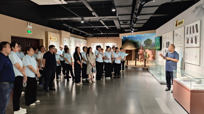 20240808民建保定市委河北农业大学支部与农业农村委员会携手开展“企业进校园”活动3 (2).jpg