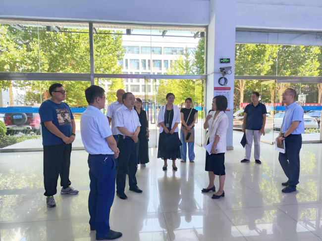 民建邢台市委到河北科技工程职业技术大学走访调研1 (1) (2).jpg