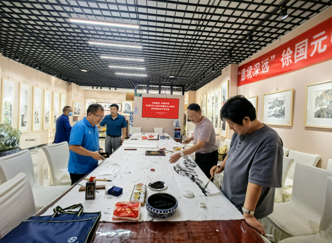 礼赞盛世  共谱华章  民建抚宁区支部举办诗书画笔会沙龙活动 (2).jpg