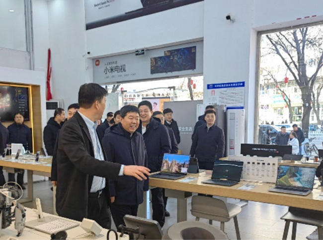 承德市人民政府市长王亚军带队调研民建会员企业百盛通讯公司-1.jpg
